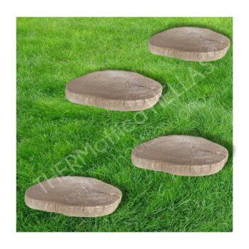 Grass_lawn_with_steps